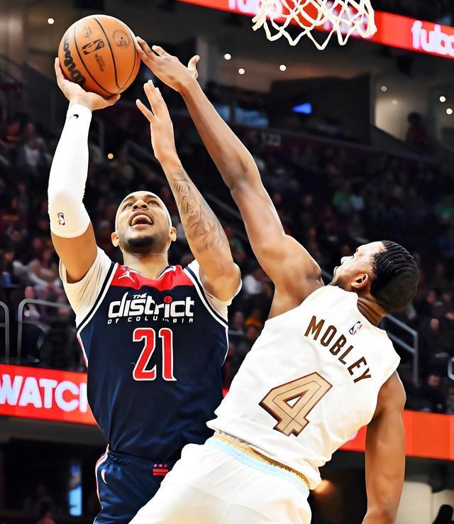 与此同时, AA, 对比数据看