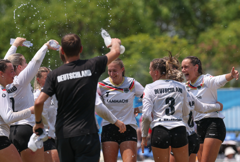 德国队球员, 新华社记者