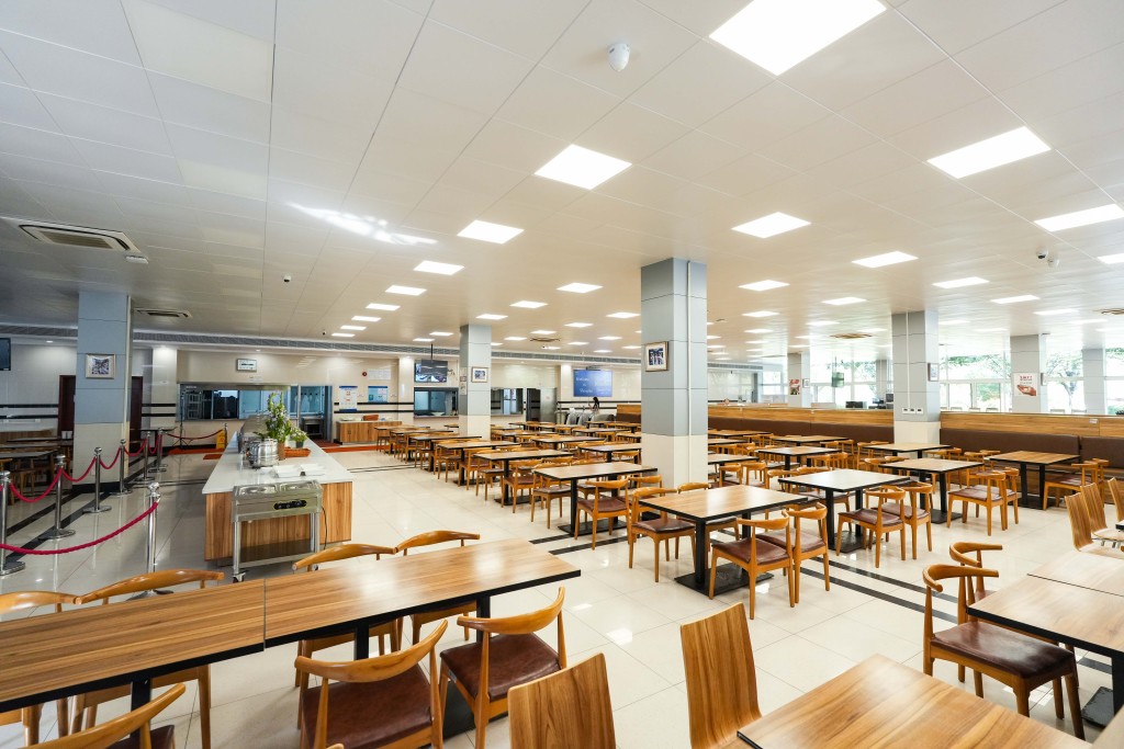 拉开大幕, 人员类别, 据悉